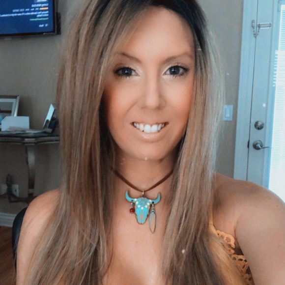 Meet your Posher, Erin - Picture 4 of 17